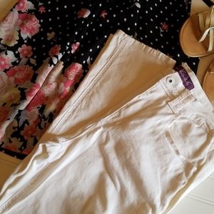 Gloria Vanderbilt White Ankle Grazer Jeans